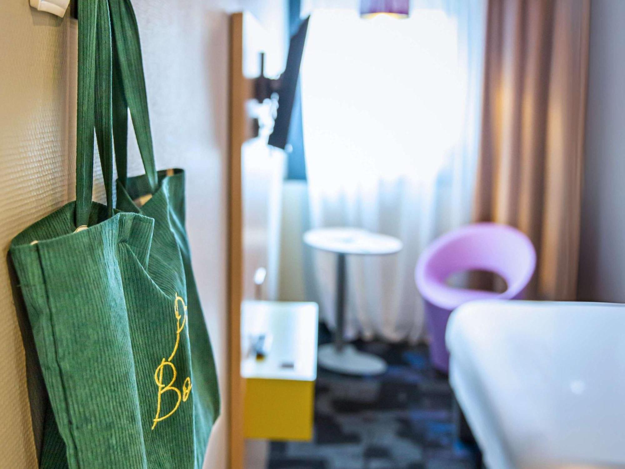 ไอบิส สไตล์ องเฟลอร์ ซองทร์ อิสตอริก Hotel ภายนอก รูปภาพ
